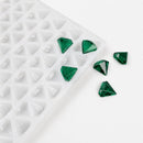Stampo per gummies a diamante da 2 mL, 179 cavità, con gummies traslucide verde smeraldo