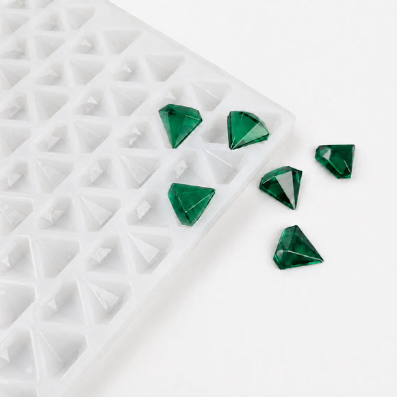 Stampo per gummies a diamante da 2 mL, 179 cavità, con gummies traslucide verde smeraldo