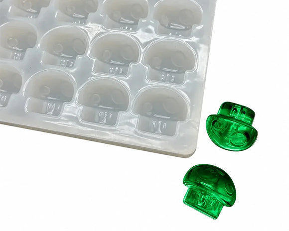 Stampo per caramelle gommose a fungo da 3.5 mL - 140 cavità - vista laterale, con caramelle gommose verde smeraldo