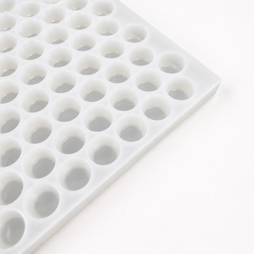 Primo piano dello stampo vuoto per gummies gumdrop da 3 mL, 262 cavità